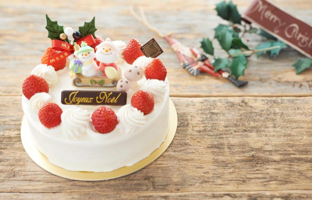 Japanese Christmas Strawberry Cake Recipe – Aimee Steinberger